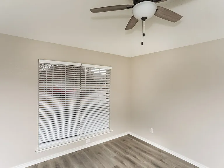 1512 Fern Dr — Photo 14