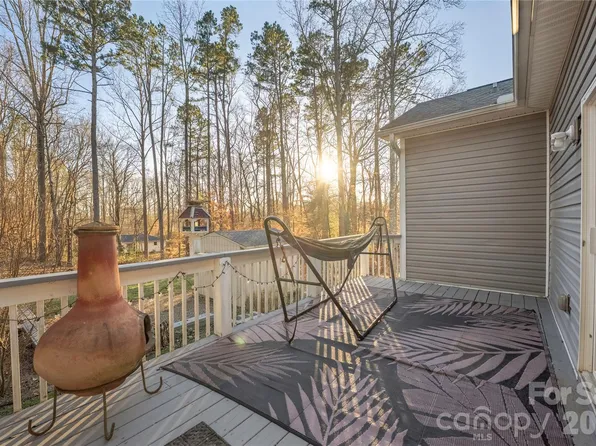 107 Barndale Dr, Troutman, NC 28166