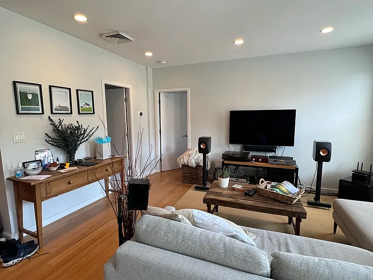 Deacon Court - 1661 Washington Street — Photo 32