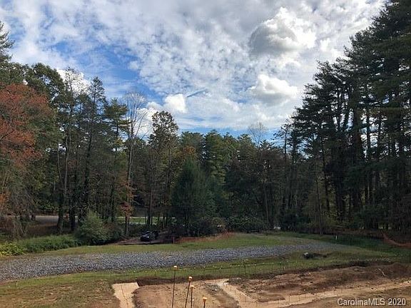 3rd image of 61 Forest Rd