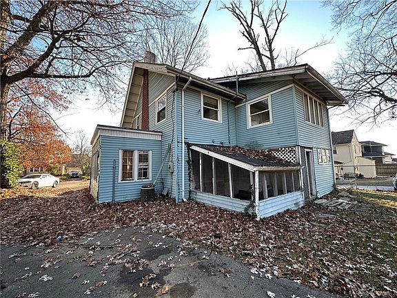 4th image of 1455 N Euclid Ave