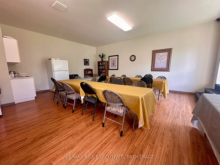 1020 Pembridge Cres #301 — Photo 16