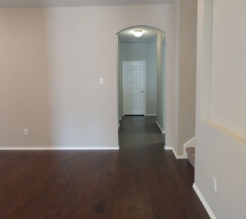1st image of 2505 Laguna Dr