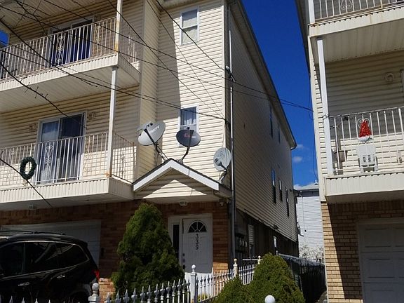 2nd image of 339 Sussex Ave