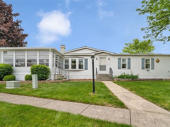 2nd image of 44 Periwinkle Dr