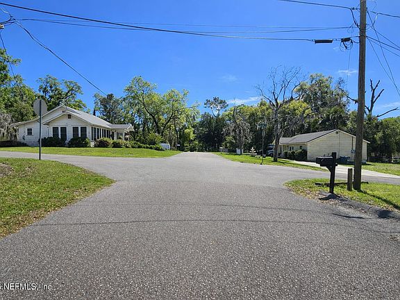 4th image of 9604 WOODLAND Avenue