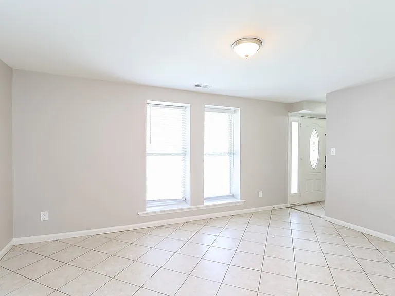 3204 Old House Cir — Photo 6
