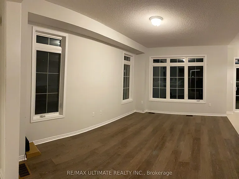 41 Kirby Ave — Photo 15