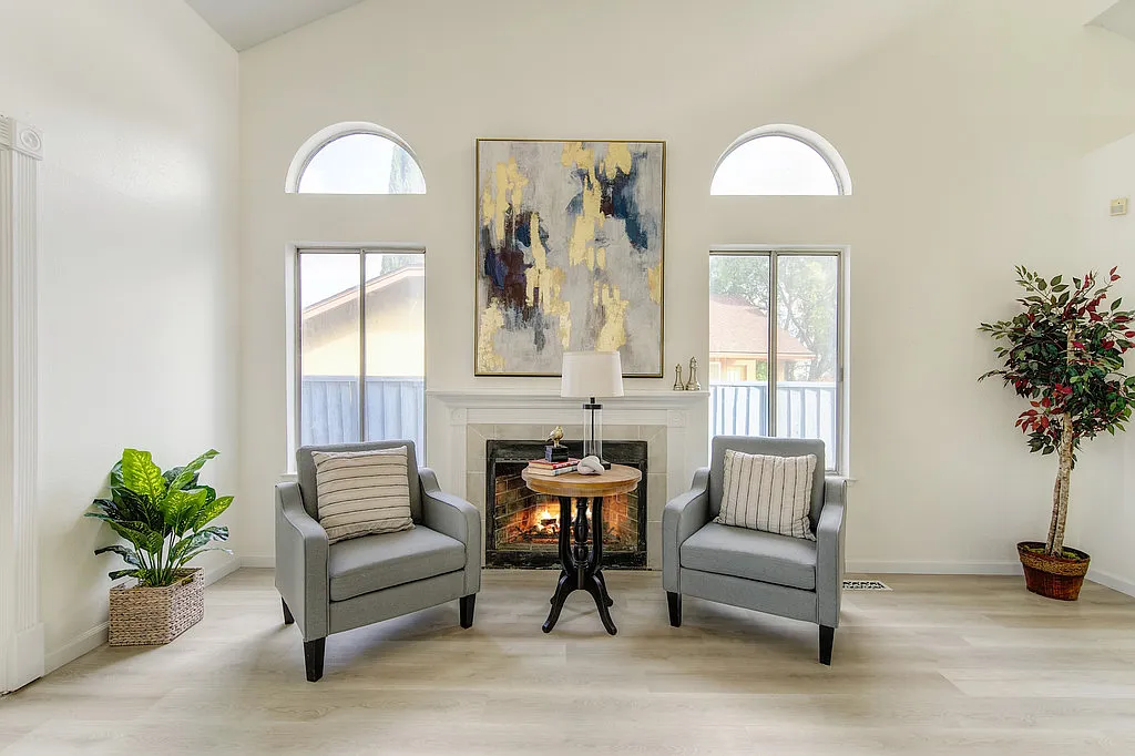 4 bed, 2.5 bath, 1781 sqft, $3,500 — Photo 2