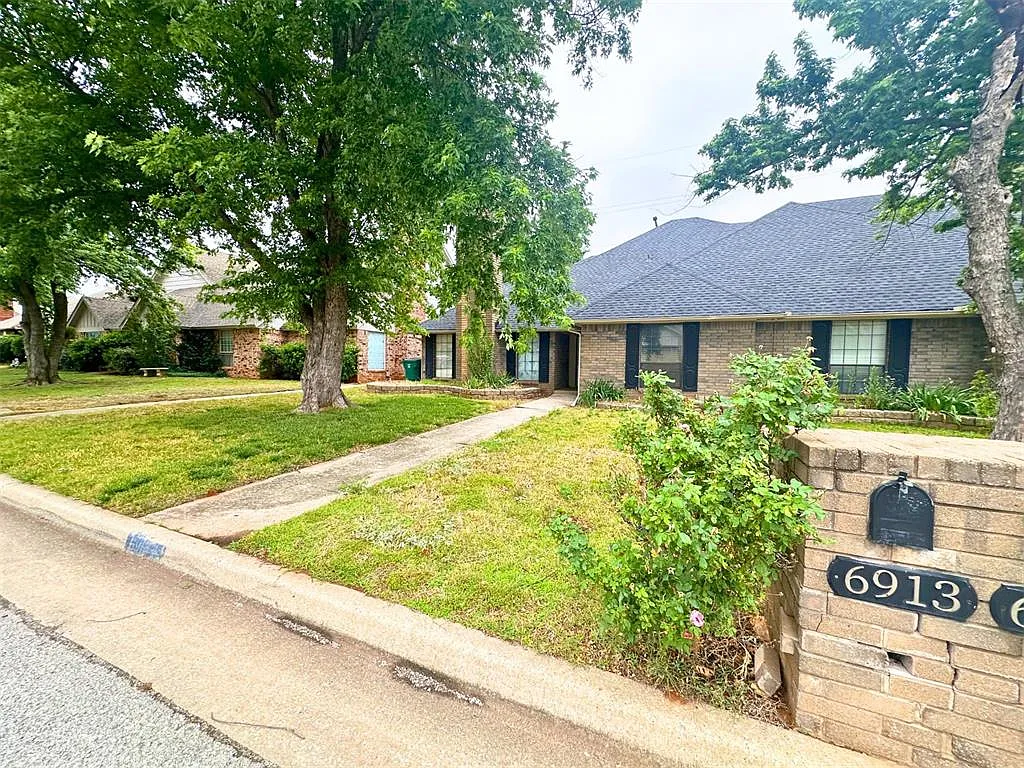 3 bed, 2.0 bath, 2046 sqft, $1,695 — Photo 1