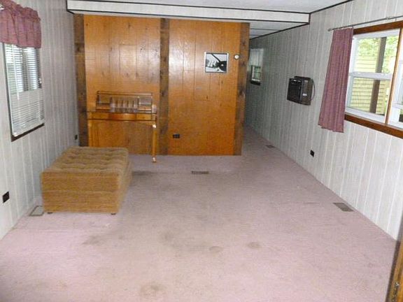 3rd image of 1611 Clarendon Ave
