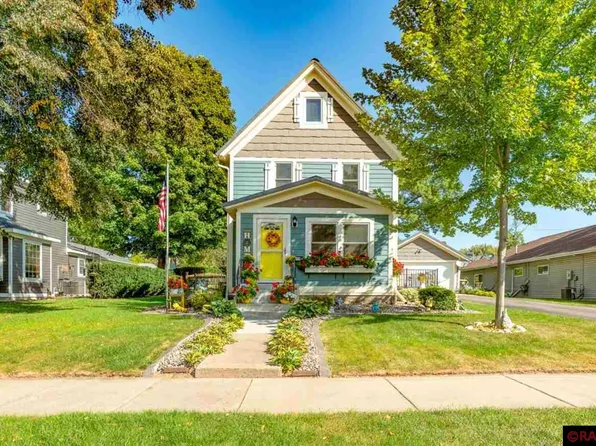 409 W Main St, Madelia, MN 56062