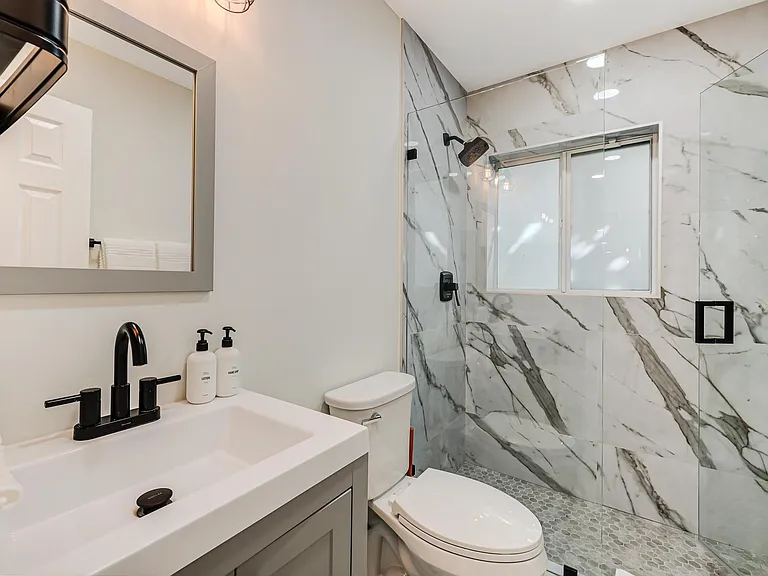 1780 NE 21st St — Photo 9
