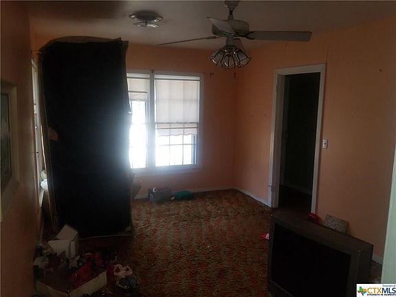 2nd image of 221 W Avenue B