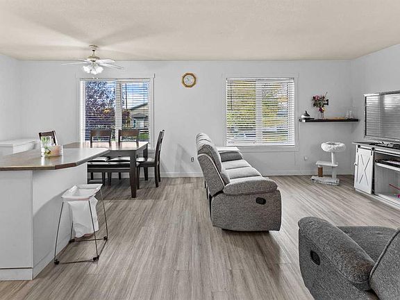 5th image of 5203 W 41st St