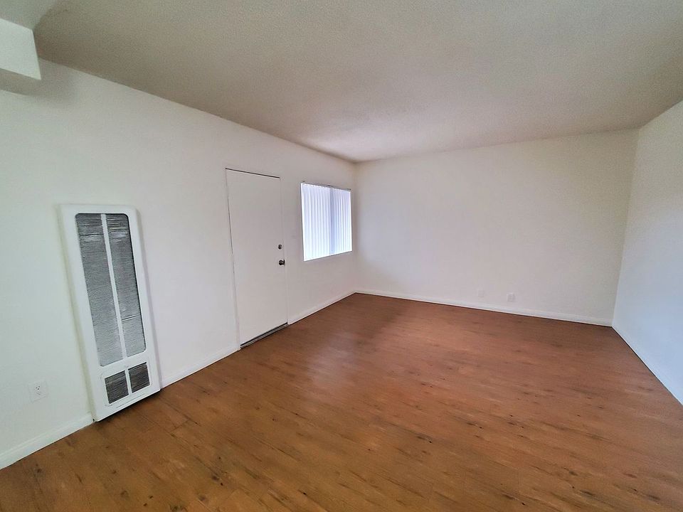 1st image of 10309 S Inglewood Ave APT 28
