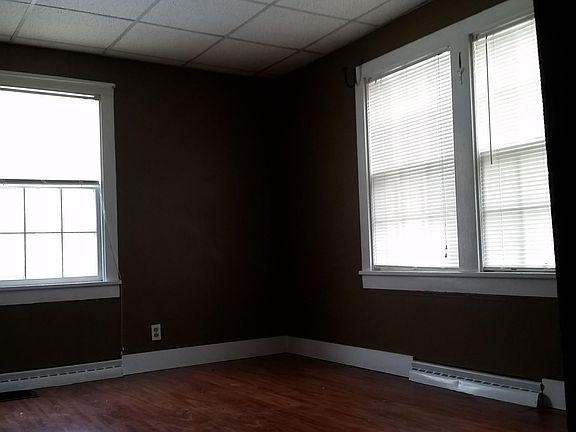 living room 13' X 13'