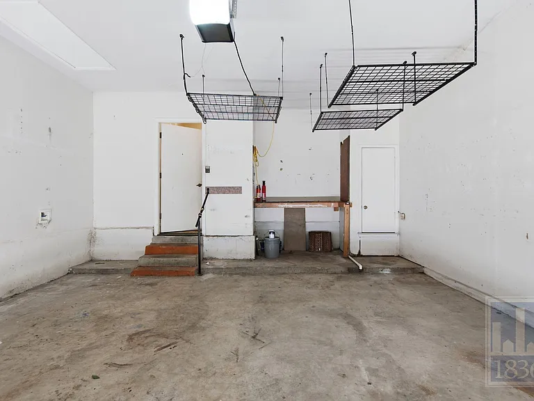 9002 Marsh Dr — Photo 17