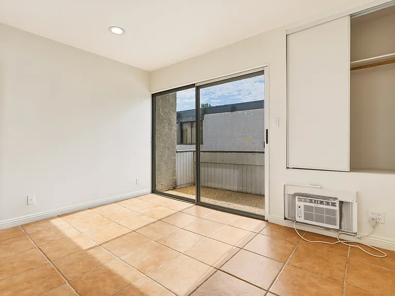 18620 Hatteras St #229 — Photo 17