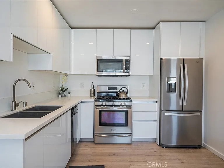 11918 Hart St #4 — Photo 11