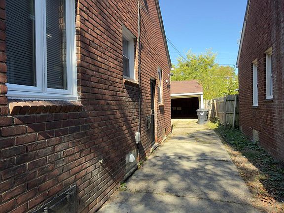 2nd image of 10370 Britain St
