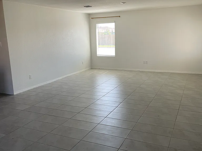 2800 Slatewood Dr — Photo 8