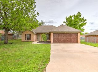 3935 Country Meadows Cir, Granbury, TX 76049