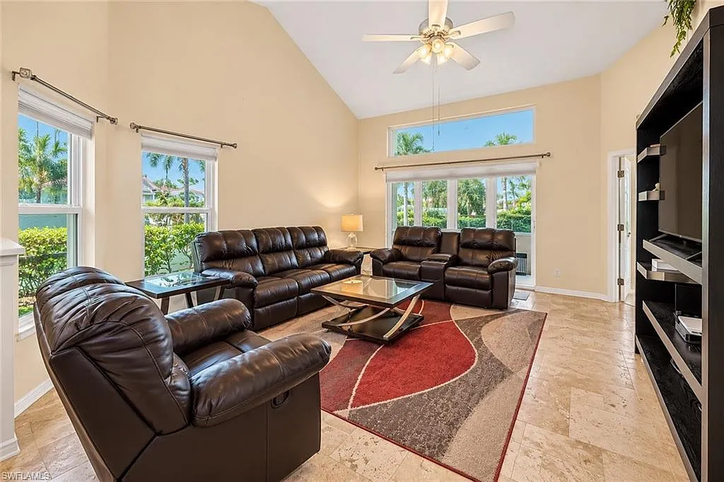 3 bed, 2.0 bath, 1560 sqft, $5,500 — Photo 3