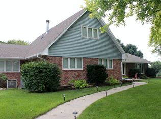 406 Ridgeway Dr, Norfolk, NE 68701