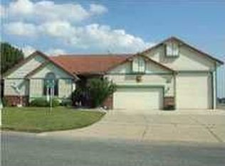 9303 E Parkmont St, Wichita, KS 67207