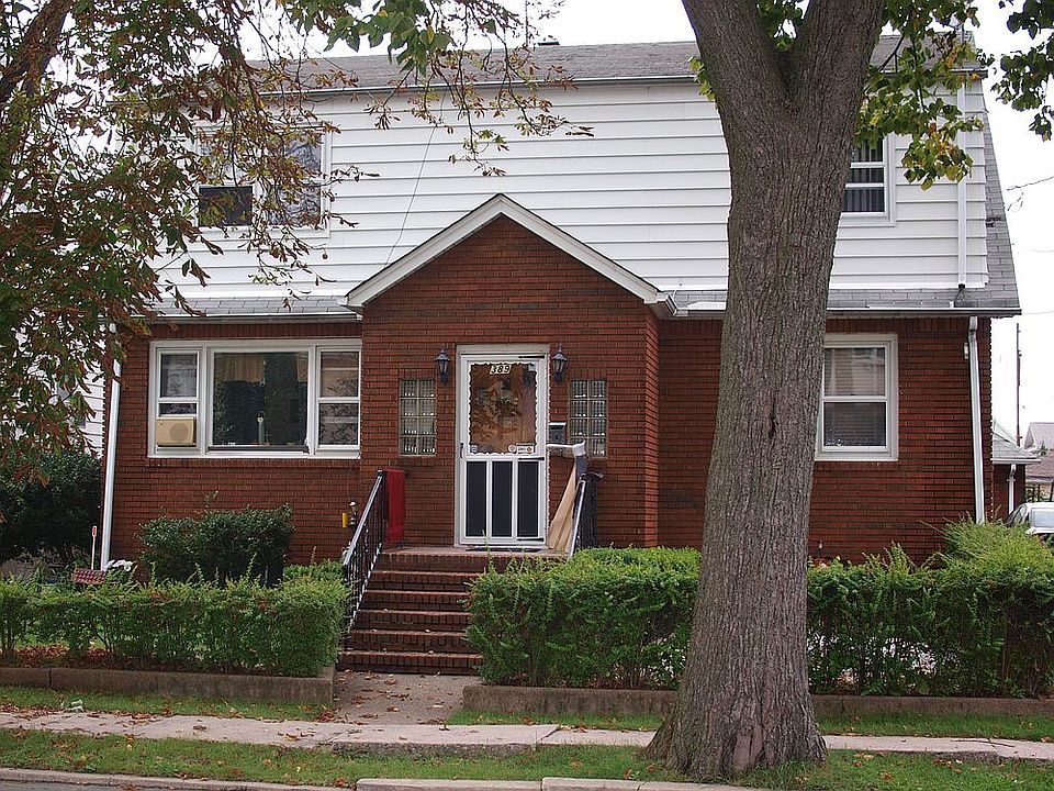 2nd image of 389 Banta Ave