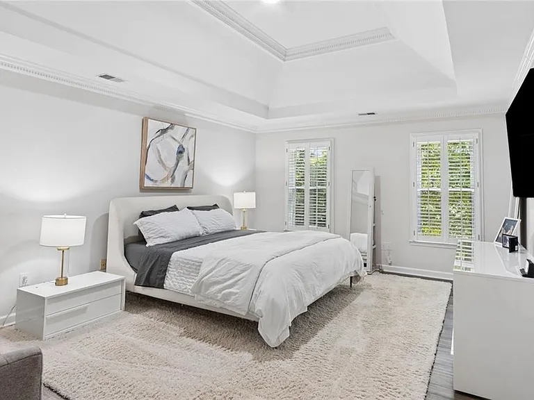 210 Willow Lake Cv — Photo 31