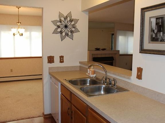 4th image of 7621 Edinborough Way APT 2105