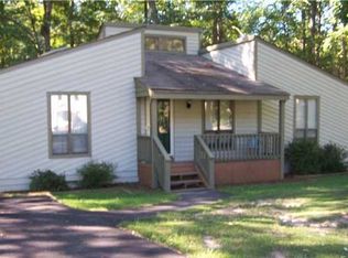 913 Spirea Rd, North Chesterfield, VA 23236