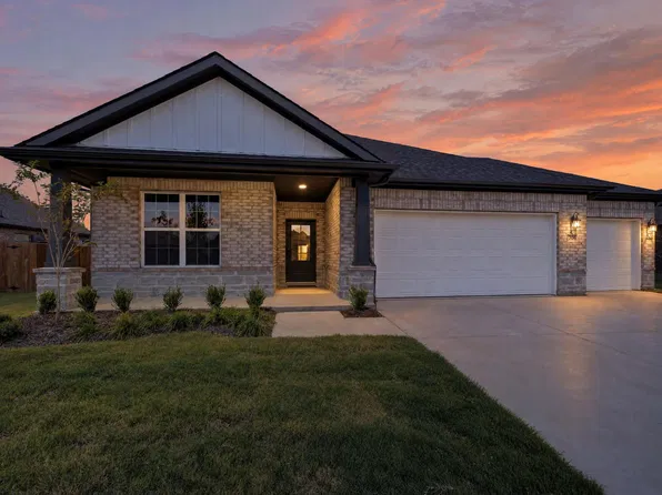206 Briarwood Dr, Nevada, TX 75173