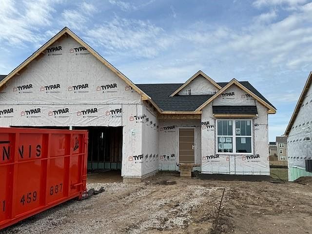 1st image of 4899 Airlake Dr