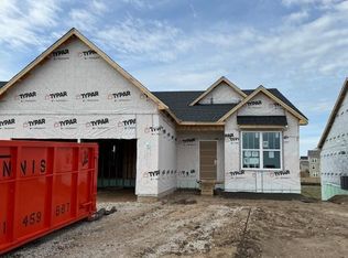 4899 Airlake Dr, Woodbury, MN 55129