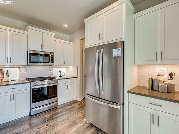 4th image of 8184 SE Reddington St #291