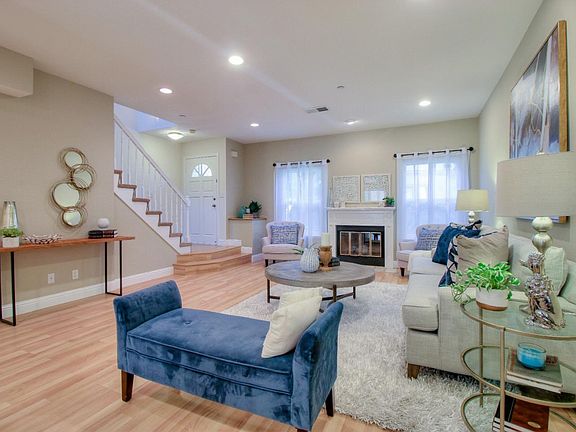 4th image of 975 La Mesa Ter Unit B