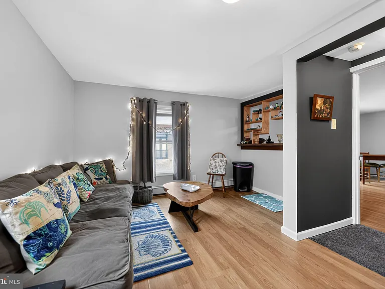 2100 E Dauphin St — Photo 25