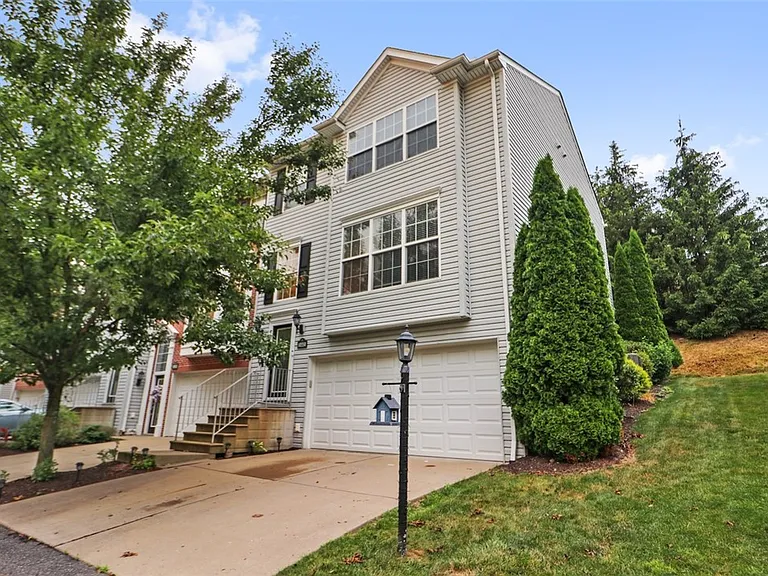 10550 Cherry Grove Ct — Photo 1