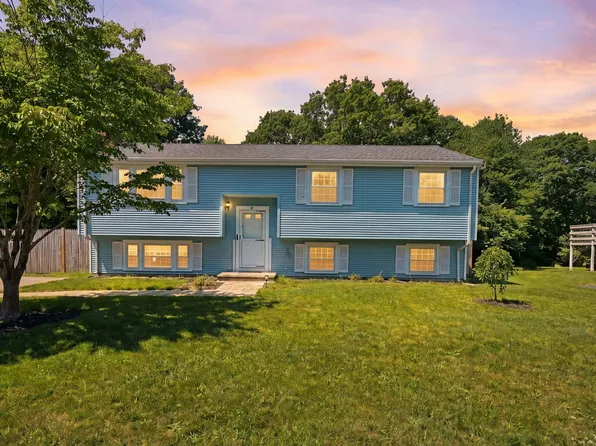 74 Meredith Drive, Teaticket, MA 02536