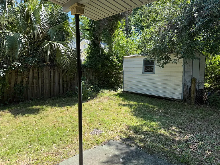 816 Maupas Ave — Photo 22
