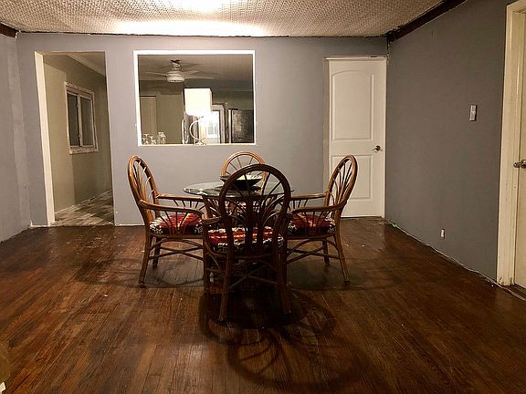3rd image of 995 Exchange St