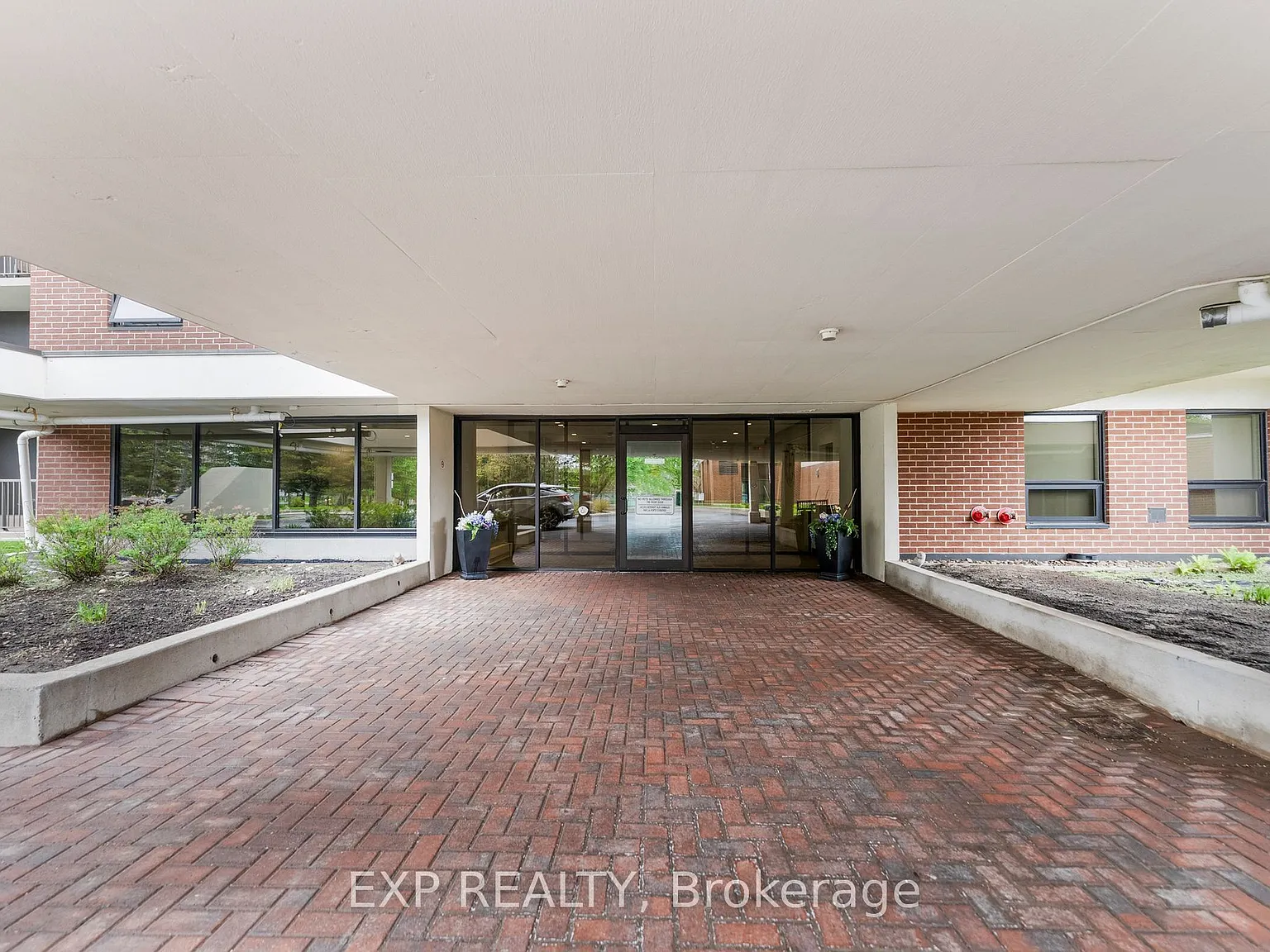 2 bed, $2,250 — Photo 2