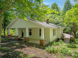 109 Gaffney St, Saluda, NC 28773