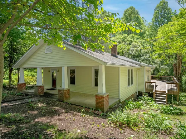 109 Gaffney St, Saluda, NC 28773