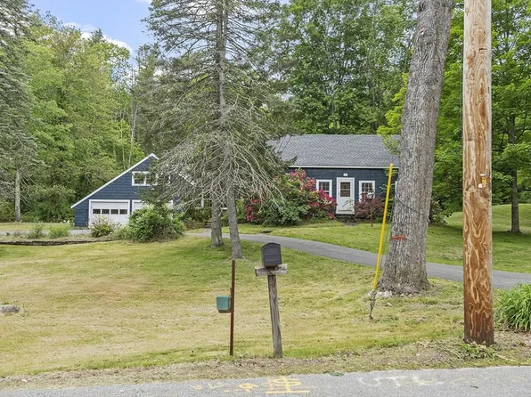 22 Haynes Rd, Townsend, MA 01469
