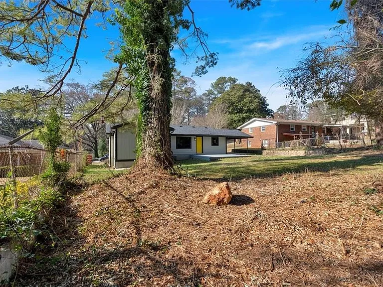 2142 Cloverdale Dr SE — Photo 19