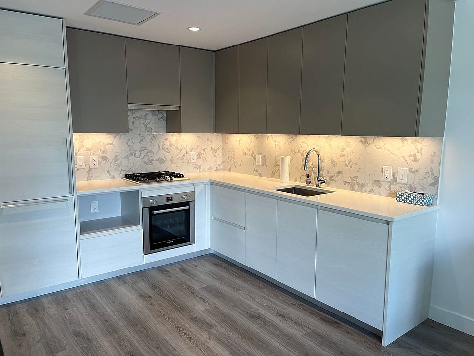 2nd image of 8181 Chester St #905
